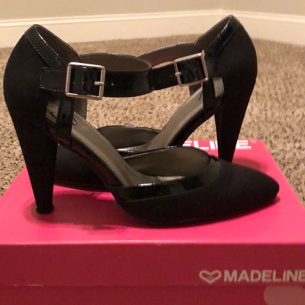 Madeline black close toed heels